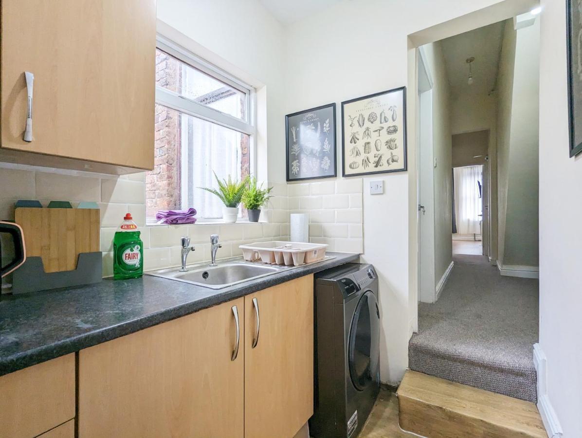 Guest Rooms In Anfiled Near Stadium, Free Parking Liverpool Exterior foto