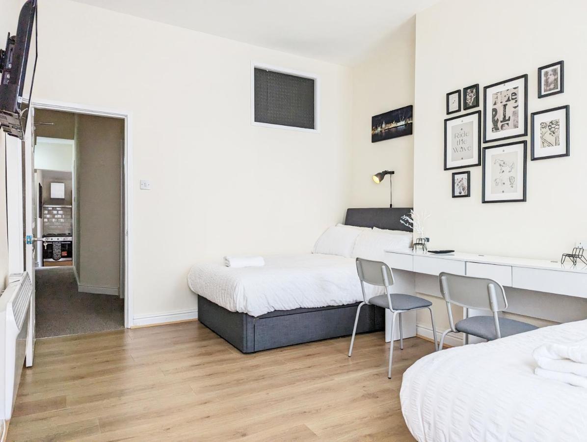 Guest Rooms In Anfiled Near Stadium, Free Parking Liverpool Exterior foto