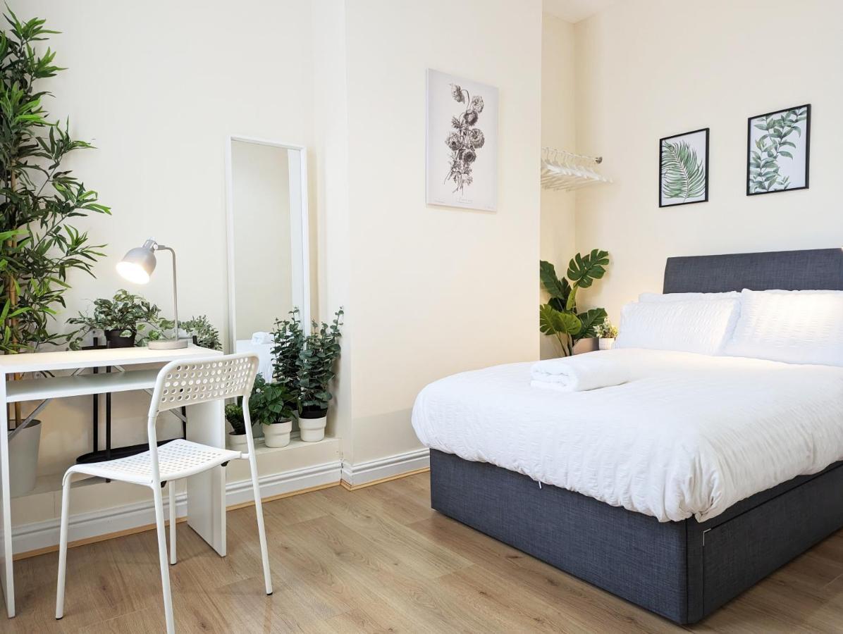 Guest Rooms In Anfiled Near Stadium, Free Parking Liverpool Exterior foto